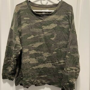 2X camouflage crew neck.